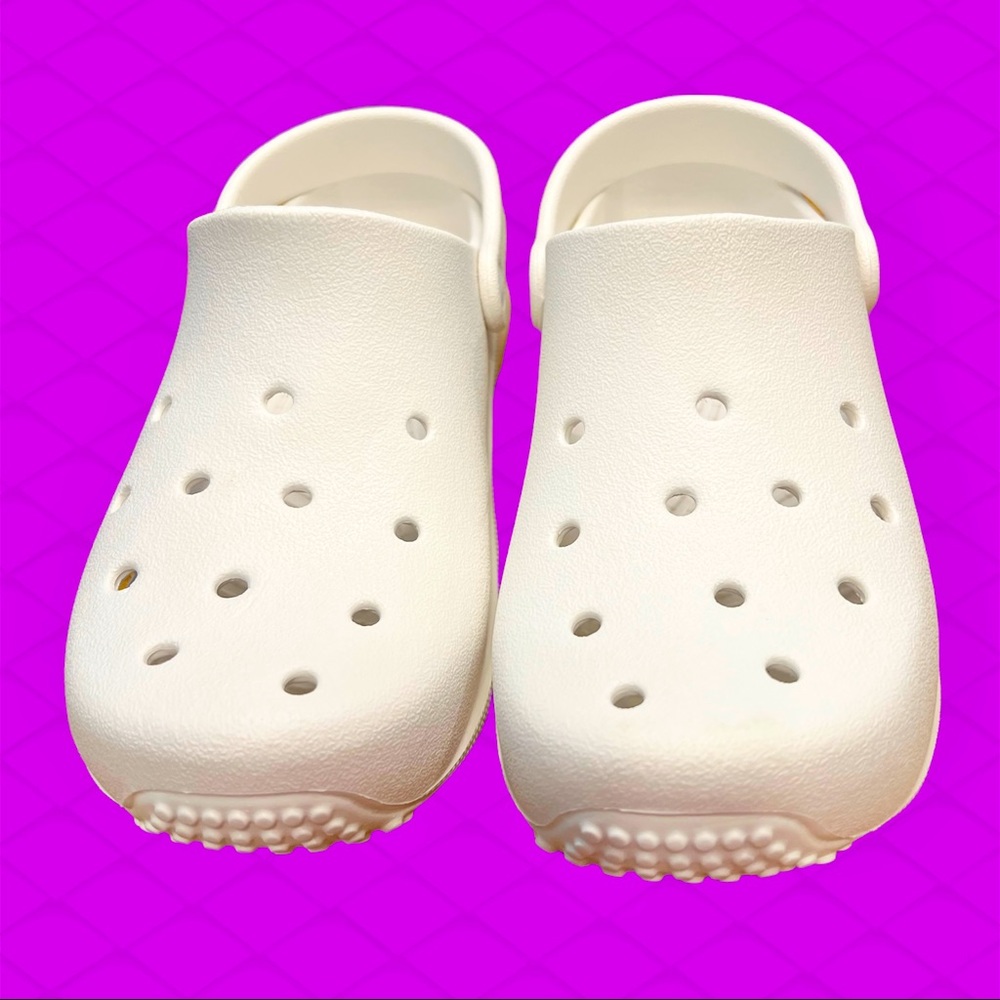 Simply Southern Women’s White Clog/Croc Shoes
